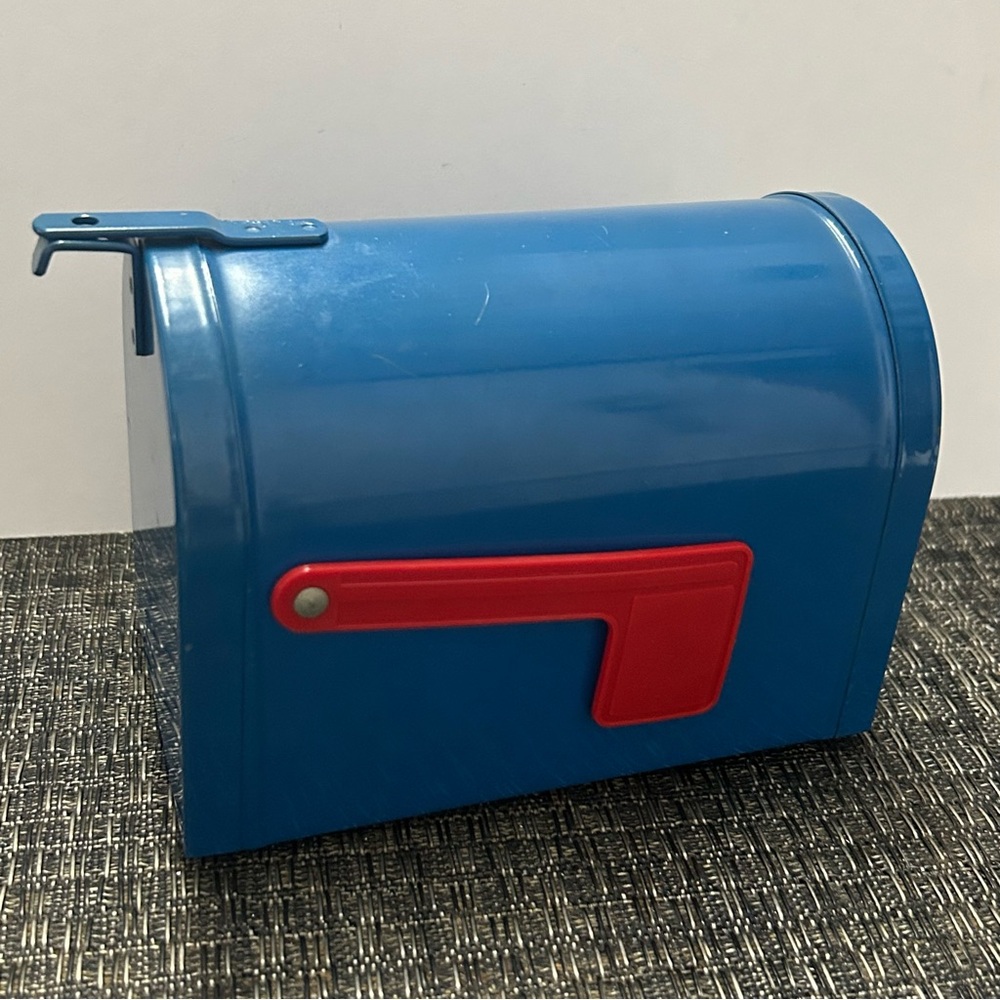 Vintage Coin Bank Blue Metal Mailbox USA Made Red Flag and Lock Slot Piggy Bank
